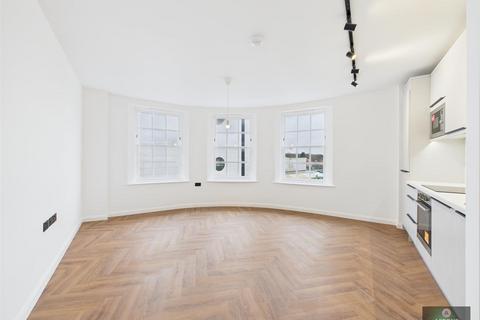 1 bedroom apartment to rent, High street, crawley RH10