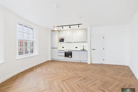 1 bedroom apartment to rent, High street, crawley RH10