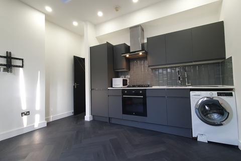 1 bedroom flat to rent, 120 Claude Road, CF24