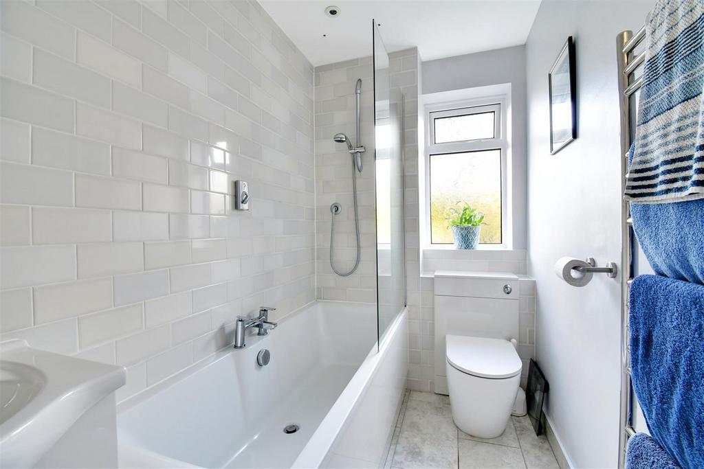 Bathroom 1.jpg