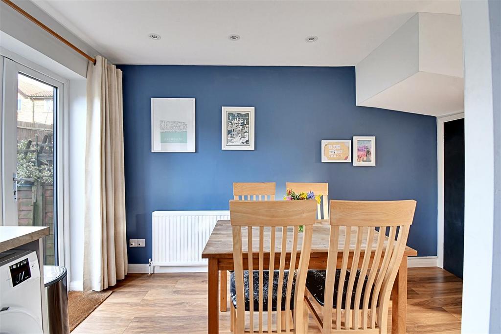 Dining Area 1.jpg