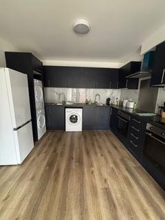 1 bedroom in a house share to rent, Woodstock Gardens, Hayes UB4