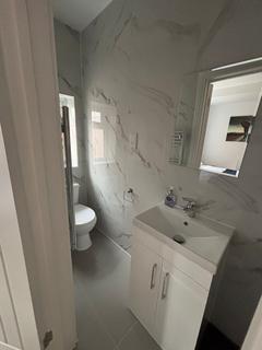 1 bedroom in a house share to rent, Woodstock Gardens, Hayes UB4
