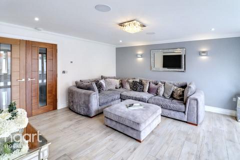 5 bedroom detached house for sale, Church Road, Hockley