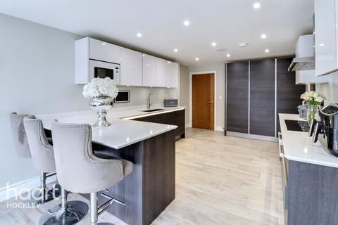 5 bedroom detached house for sale, Church Road, Hockley