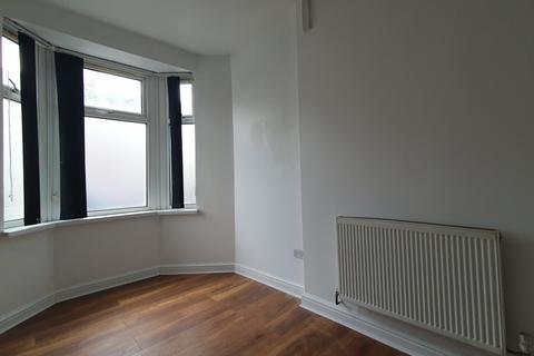 3 bedroom end of terrace house to rent, Monmouth Street, Riverside, Cardiff, CF11
