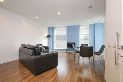 3 bedroom apartment to rent, The Heart, Media City UK, Salford, M50