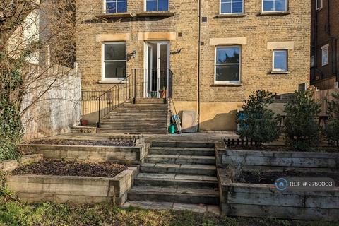 3 bedroom flat to rent, Christchurch Road, London, SW2