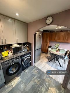 3 bedroom end of terrace house to rent, Siskin Close, Bushey, WD23
