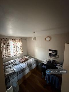 3 bedroom end of terrace house to rent, Siskin Close, Bushey, WD23