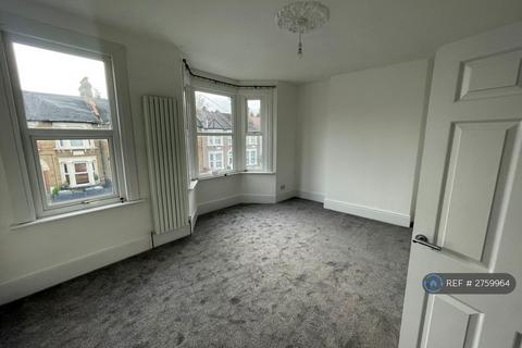 2 bedroom maisonette to rent, Honley Road, London, SE6