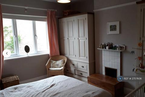 3 bedroom semi-detached house to rent, East Dulwich, London, SE22