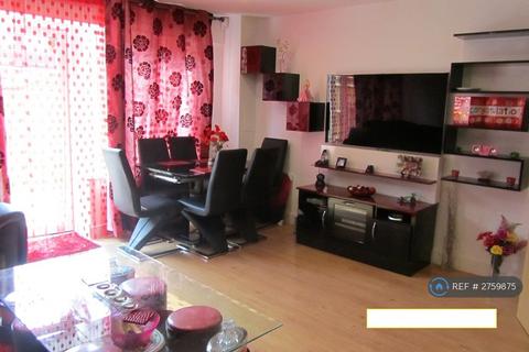 5 bedroom terraced house to rent, Pontes Avenue, Hounslow, TW3