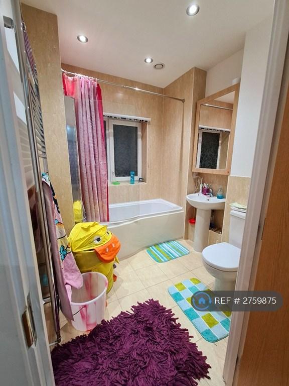 1st Floor Bathroom