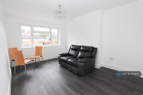3 bedroom maisonette to rent, Culvers Avenue, Carshalton, SM5
