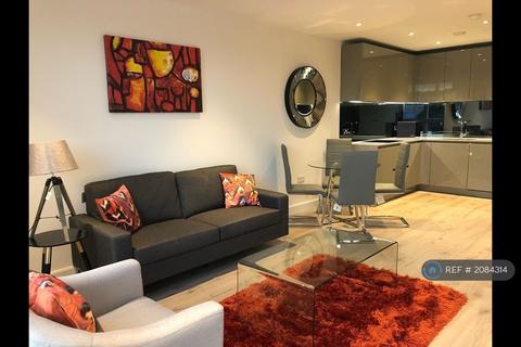 2 bedroom flat to rent, High Street, London, N8