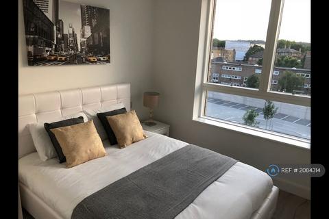 2 bedroom flat to rent, High Street, London, N8
