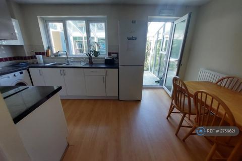 1 bedroom in a house share to rent, Bennett Court, Colchester, CO4