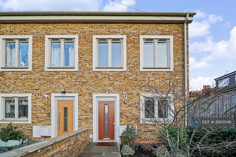 2 bedroom semi-detached house to rent, Park Rise Road, London, SE23