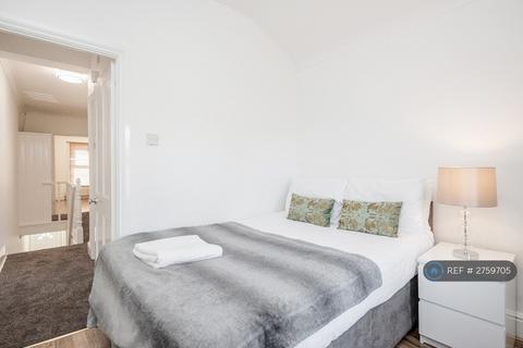 3 bedroom end of terrace house to rent, Rectory Lane, Chelmsford, CM1