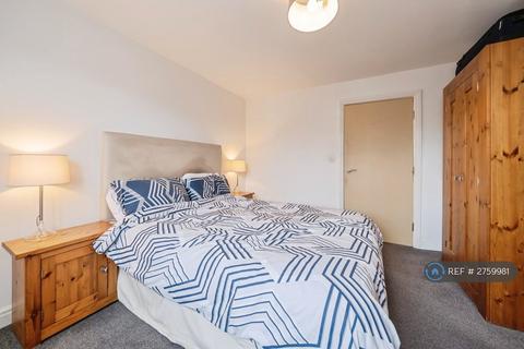 2 bedroom flat to rent, Chapelside Close, Warrington, WA5