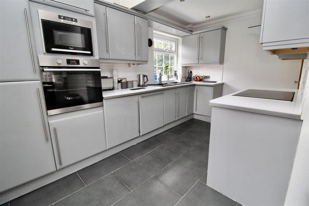 L-Shaped Extended Kitchen