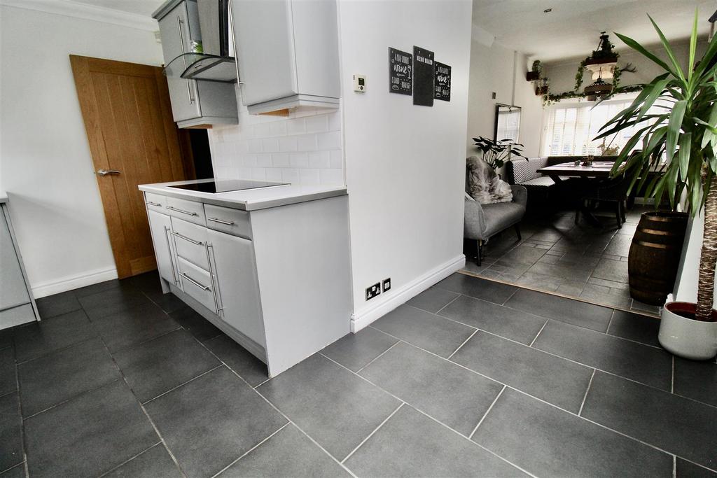 L-Shaped Extended Kitchen