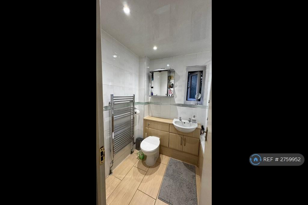 1st Floor Bathroom 2