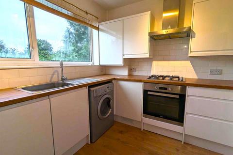 2 bedroom flat to rent, 48 Russell Road, Birmingham B13