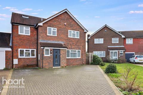 undefined, Corral Close, Chatham