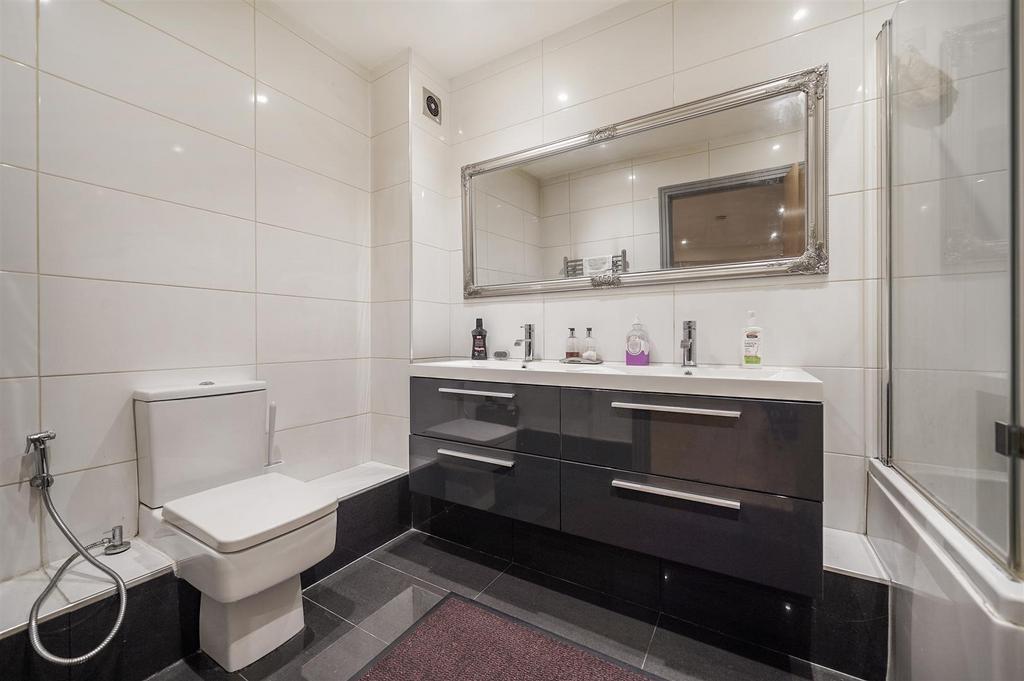 Flat 2, 8 Millennium Drive - i Vxr Qi3 ZIPr5c IFVd BEv.