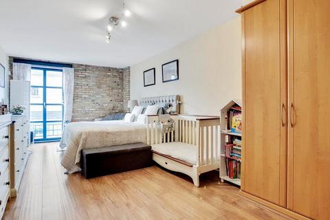 2 bedroom apartment for sale, 8 Millennium Drive, London E14