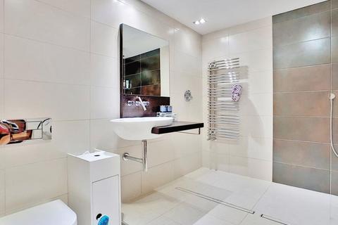2 bedroom apartment for sale, 8 Millennium Drive, London E14