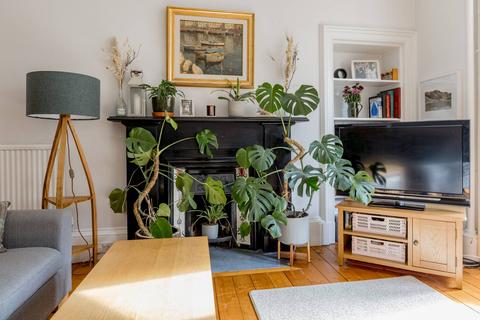 2 bedroom flat for sale, 160/5 (2f2), Bruntsfield Place, Bruntsfield, Edinburgh, EH10 4ER