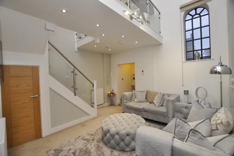 2 bedroom flat for sale, Hall Street, Old Moulsham, Chelmsford