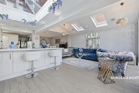 undefined, High Road North, Laindon SS15