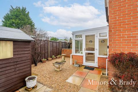 2 bedroom semi-detached house to rent, Kimberley Road, North Walsham, NR28