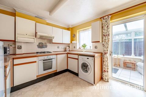 2 bedroom semi-detached house to rent, Kimberley Road, North Walsham, NR28