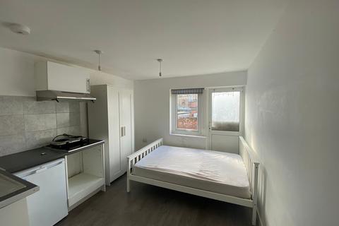 undefined, Wood Lane, Isleworth TW7