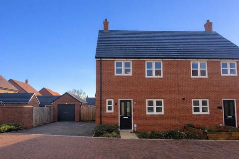 3 bedroom semi-detached house for sale, Binyon Gardens, Stotfold, SG5