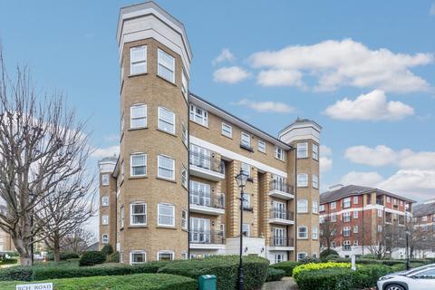 2 bedroom flat for sale, Trinity Church Road, Barnes, London