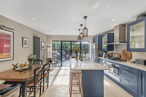 2 bedroom flat for sale, Lower Richmond Road, East Sheen, SW14