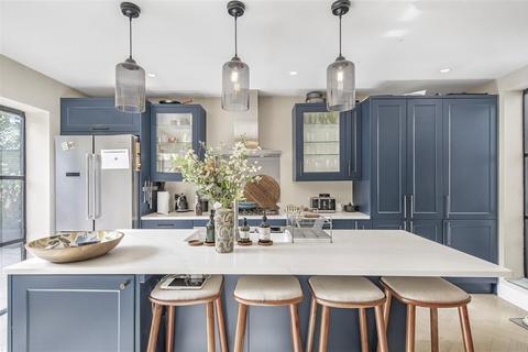 2 bedroom flat for sale, Lower Richmond Road, East Sheen, SW14