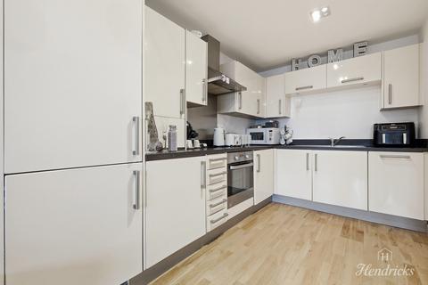 2 bedroom flat for sale, Pembury Road, Westcliff-on-sea, SS0 8