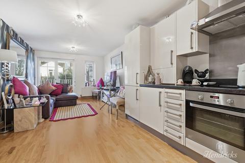 2 bedroom flat for sale, Pembury Road, Westcliff-on-sea, SS0 8