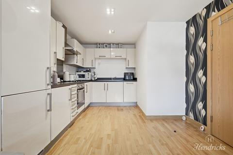 2 bedroom flat for sale, Pembury Road, Westcliff-on-sea, SS0 8