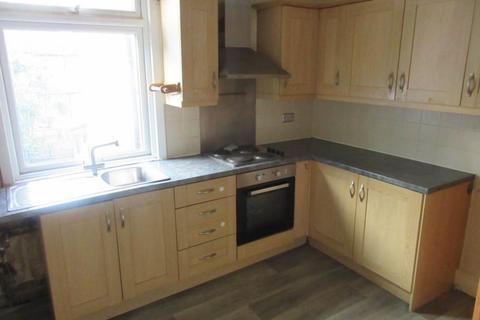 2 bedroom flat for sale, Ramuz Drive, Westcliff On Sea