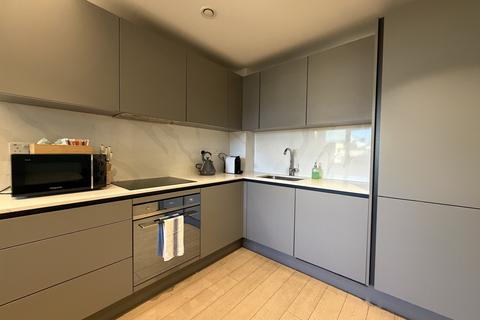 2 bedroom flat to rent, Harlequin Avenue