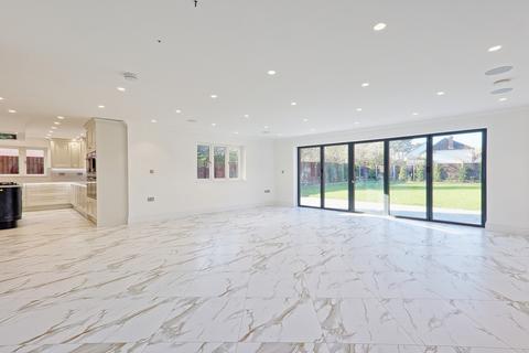 6 bedroom detached house for sale, Curtis Road, Emerson Park, RM11