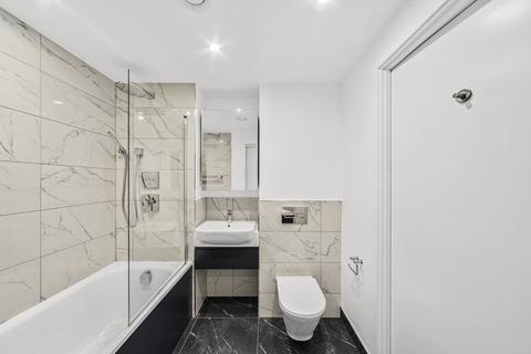 1 bedroom apartment to rent, One Thames Quay, Marsh Wall E14